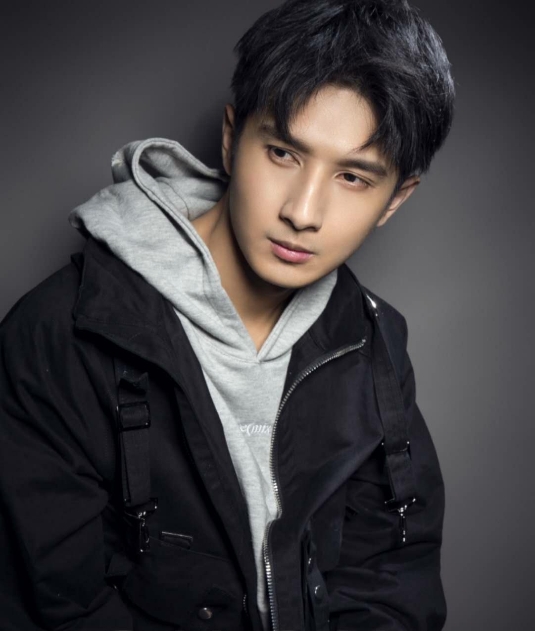 多維度視角下的男性演員表觀點闡述