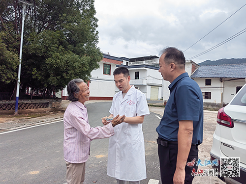 最新鄉(xiāng)村醫(yī)生形象展示,最新鄉(xiāng)村醫(yī)生形象展示