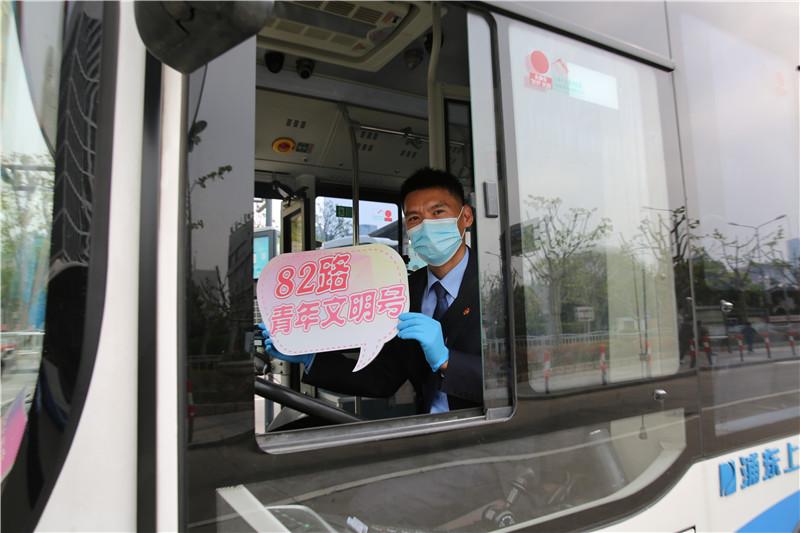 寫給共青團(tuán)的三行情書,寫給共青團(tuán)的三行情書