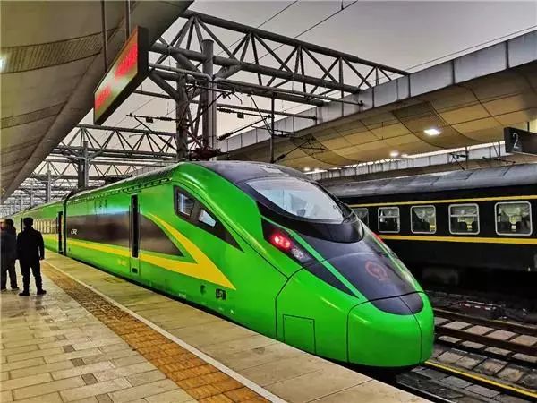 最新動(dòng)車編號(hào)揭曉與小巷深處的特色美食探秘之旅