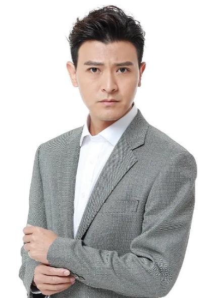 中國優(yōu)秀男演員,中國優(yōu)秀男演員與巷弄深處的戲劇性饕餮盛宴——一家隱藏在小巷中的特色小店