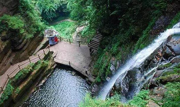 白龍?zhí)讹L(fēng)景區(qū)門(mén)票價(jià)格,白龍?zhí)讹L(fēng)景區(qū)門(mén)票價(jià)格之我見(jiàn)