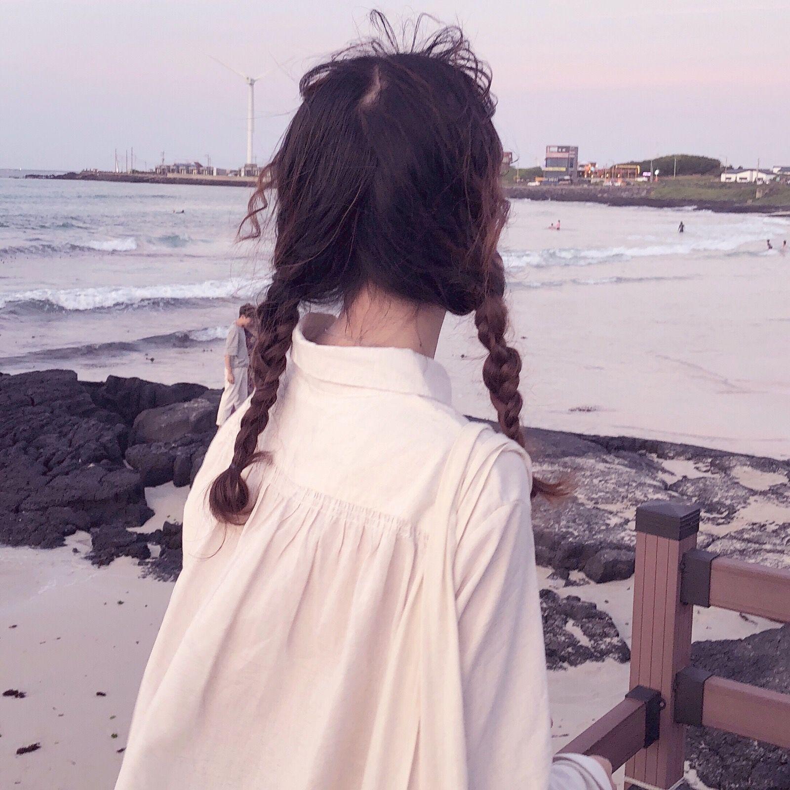 最新女生背影頭像,最新女生背影頭像——科技與美學(xué)的完美融合