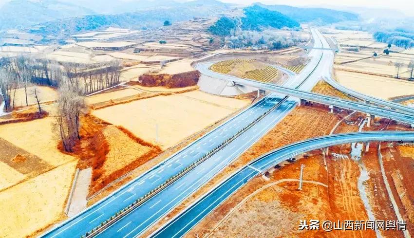 長臨高速公路最新動態(tài)與小巷獨特小店的故事