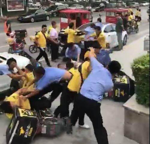 城市角落的溫情故事背后的打人新聞揭秘