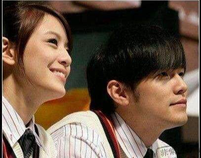 『?jiǎn)⒊烫剿髯匀幻谰?，一杯最新奶茶與你同行』