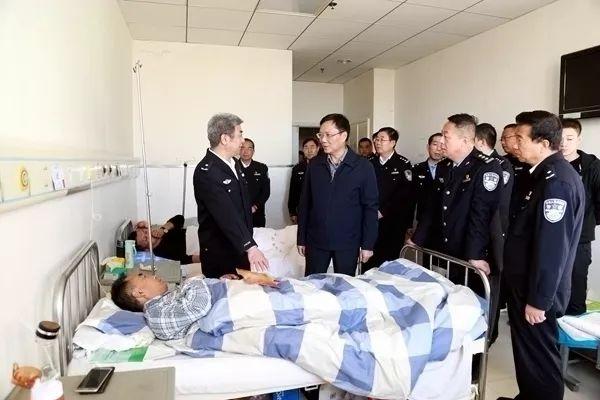 西峰區(qū)公安局新任局長引領(lǐng)科技安全新紀(jì)元