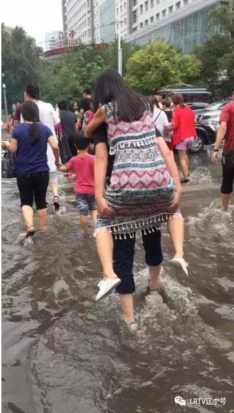 沈陽大雨下的奇遇，特色小店的魅力