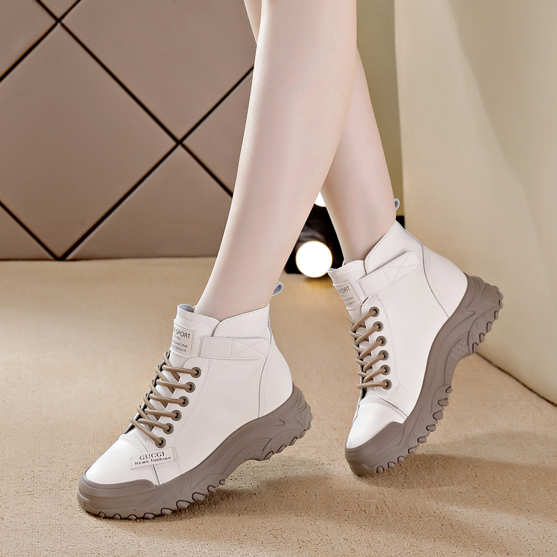 最新鞋女時(shí)尚潮流與個(gè)人立場(chǎng)的深度探討