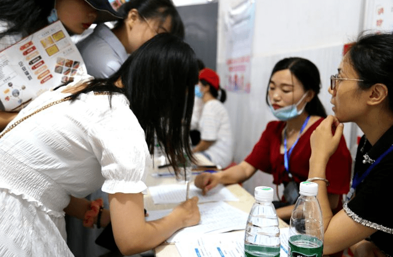 上饒縣鞋廠最新招工信息公告