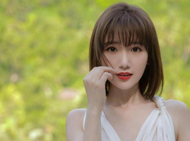 毛曉彤最新電視劇與小巷深處的特色小店