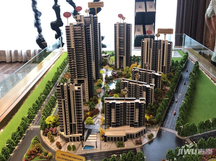 華西星輝公館最新房?jī)r(jià)，時(shí)代印記與市場(chǎng)的脈動(dòng)