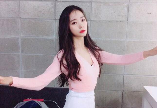 寧喬喬與郁少漠的勵(lì)志成長(zhǎng)，自信與成就感的蛻變之旅