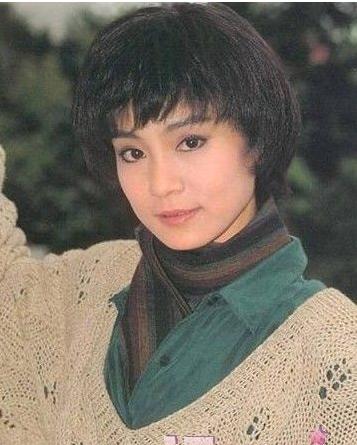 總裁落魄新妻，勵(lì)志故事中的蛻變與挑戰(zhàn)之路